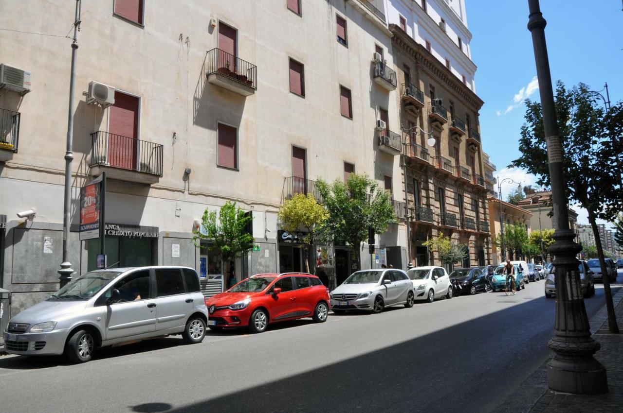Capofortuna B&B Salerno Centro Buitenkant foto